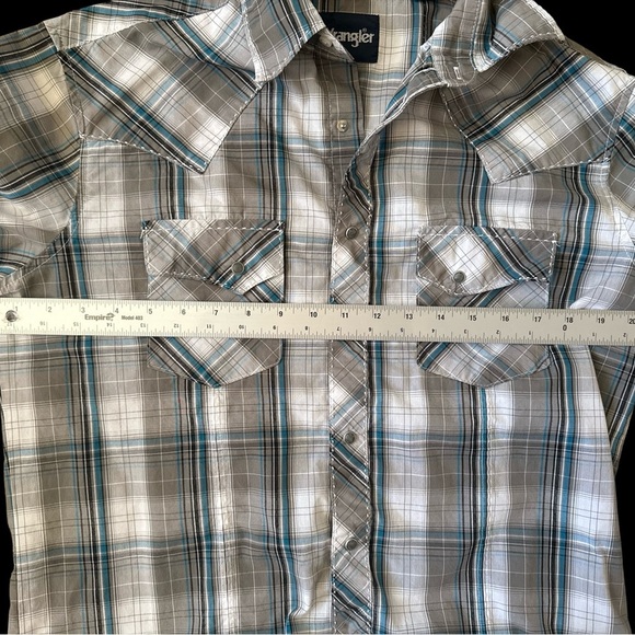 Wrangler Men's Plaid Button-Down Shirt - Picture 6 of 6